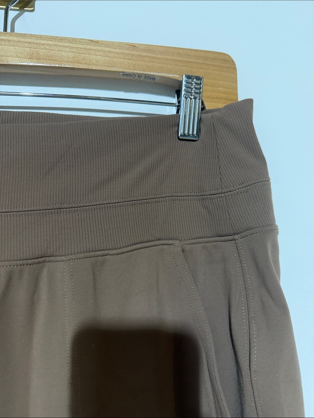 Athleta Venice High Rise Joggers, beige tan Color size medium NWOT - Picture 6 of 9